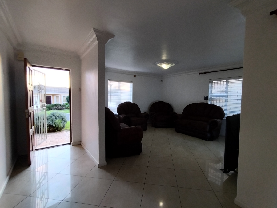 To Let 3 Bedroom Property for Rent in Eikenbosch Western Cape